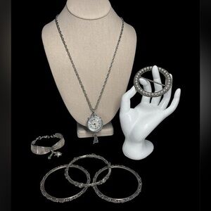 VINTAGE JEWELRY COLLECTION